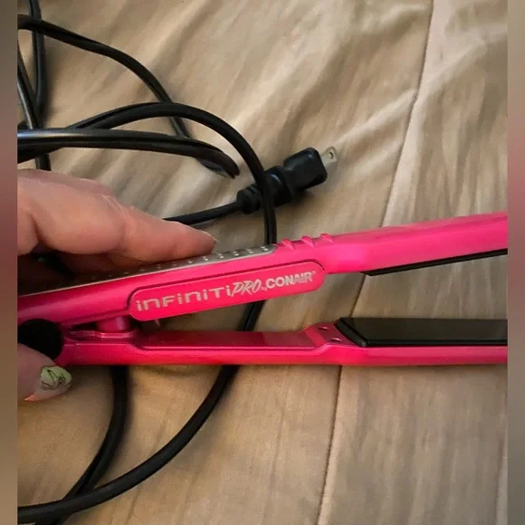 COPY - Conair Infinity Pro straightener, used only a few times, good shape - Picture 1 of 3